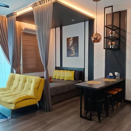 Sari Homestay Vista Bangi With Wi-Fi And Netflix Exterior foto