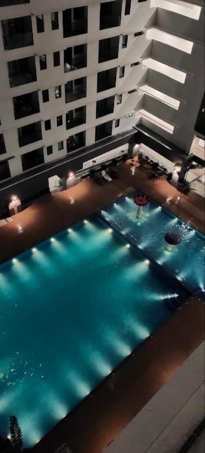 Sari Homestay Vista Bangi With Wi-Fi And Netflix Exterior foto
